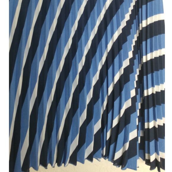 H&M Accordion Pleated Skirt Size M - Picture 3 of 6